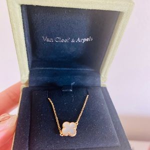 Van Cleef & Arpels sweet Alhambra bracelet mother of pearl